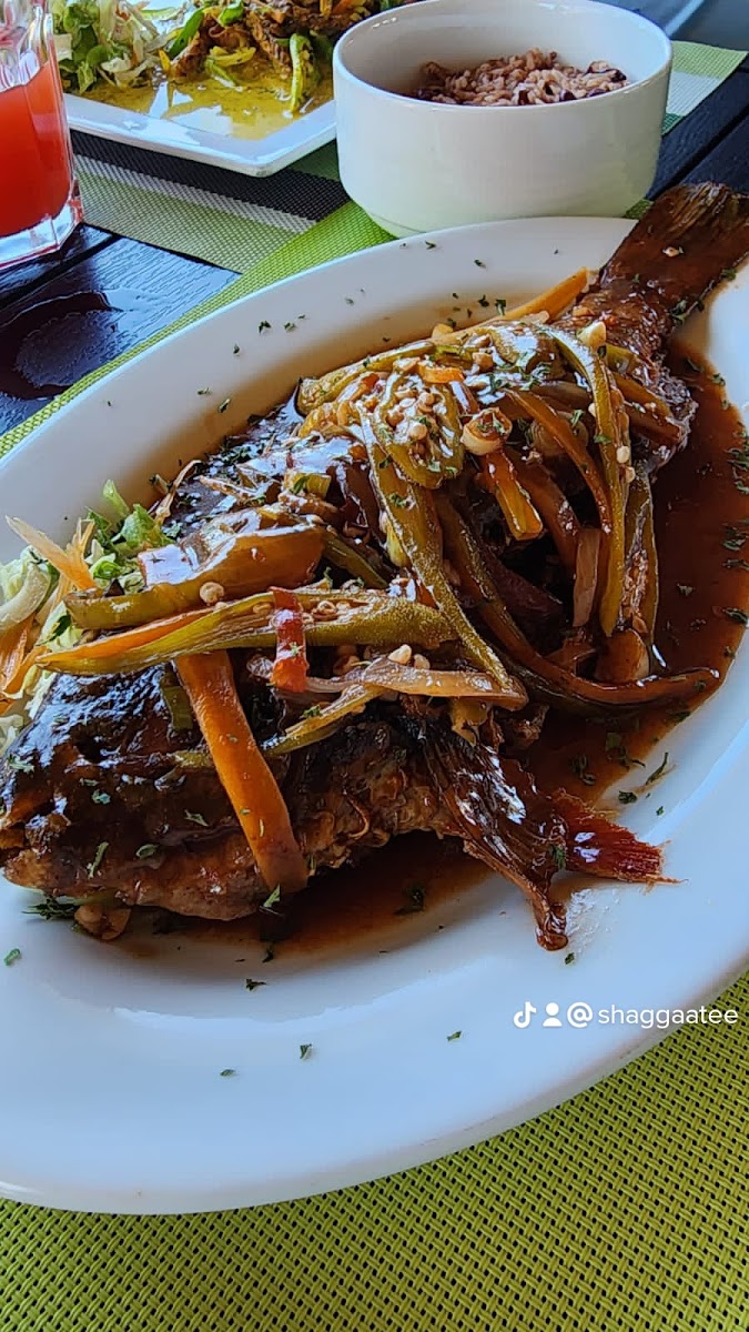 Starliner Seafood Wine-Bar And Grill-5